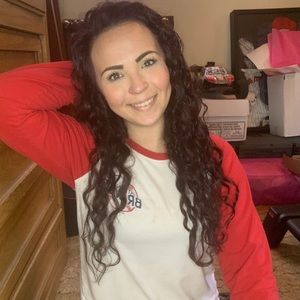 Meet your Posher, Alyson